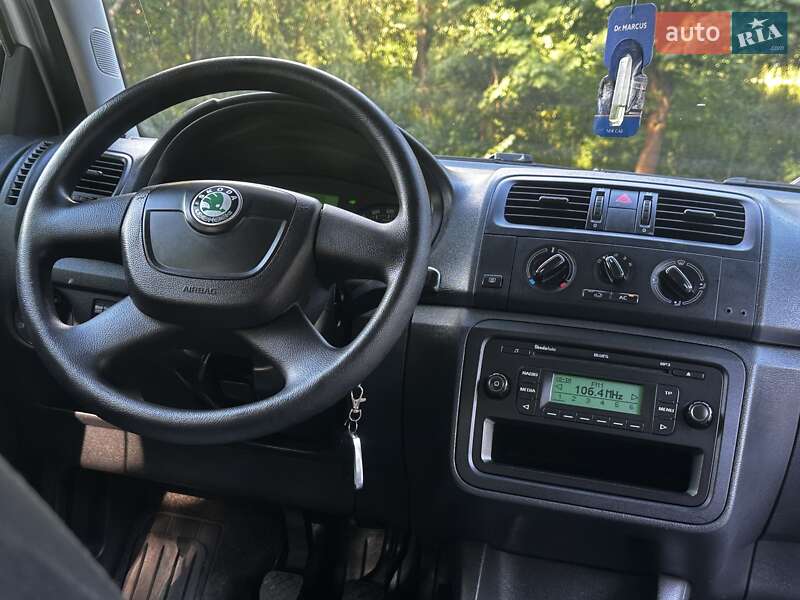 Хэтчбек Skoda Fabia 2011 в Дрогобыче