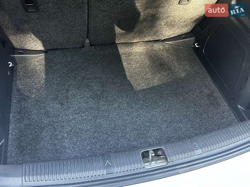 Хэтчбек Skoda Fabia 2011 в Дрогобыче
