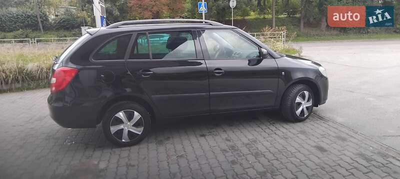 Универсал Skoda Fabia 2010 в Луцке