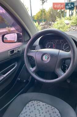 Хэтчбек Skoda Fabia 2005 в 