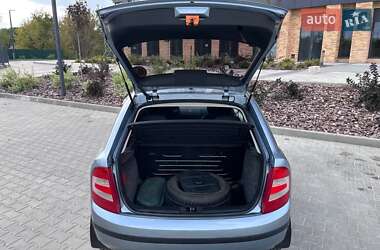 Хэтчбек Skoda Fabia 2005 в 