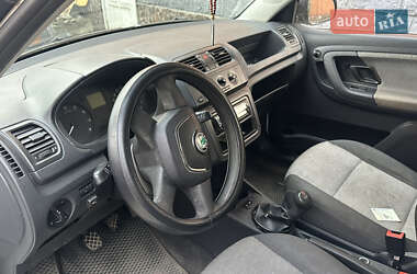 Хетчбек Skoda Fabia 2011 в 