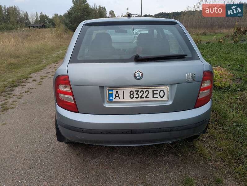 Хэтчбек Skoda Fabia 2003 в Киеве