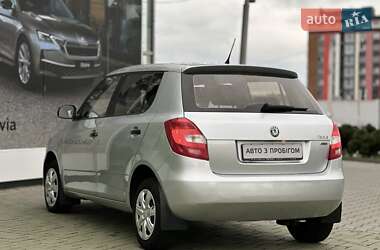 Хэтчбек Skoda Fabia 2011 в 