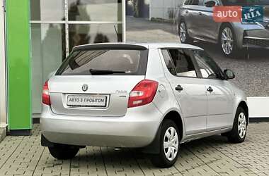 Хэтчбек Skoda Fabia 2011 в 