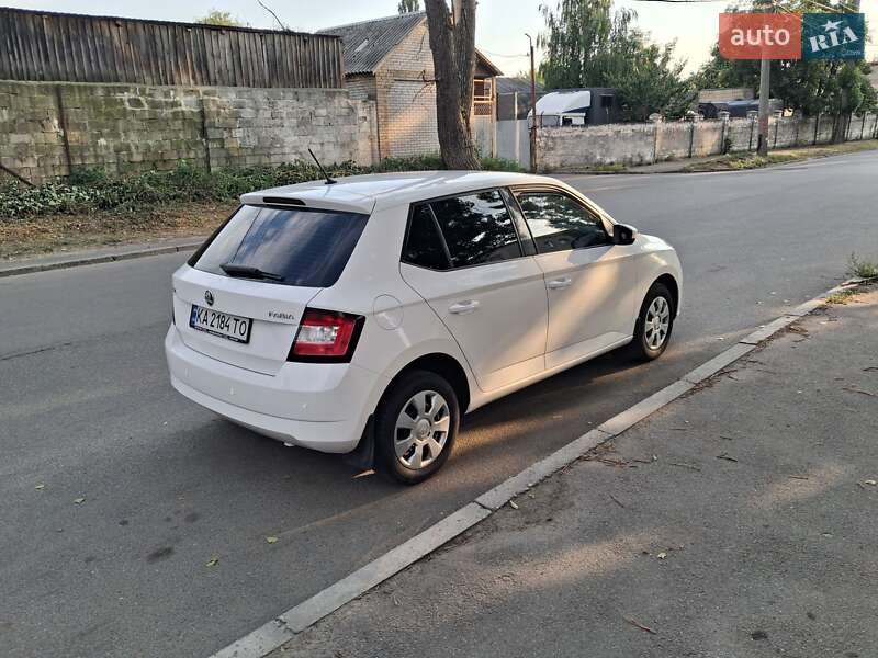 Хэтчбек Skoda Fabia 2017 в Киеве