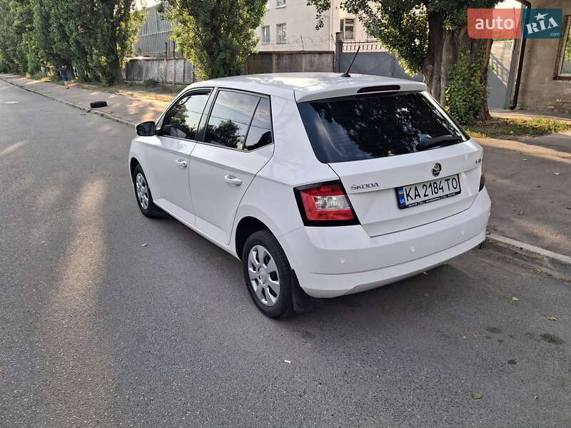 Хэтчбек Skoda Fabia 2017 в Киеве