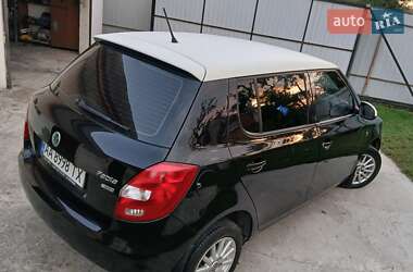 Хэтчбек Skoda Fabia 2011 в 