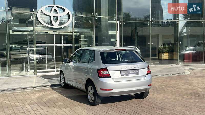 Хэтчбек Skoda Fabia 2020 в Киеве