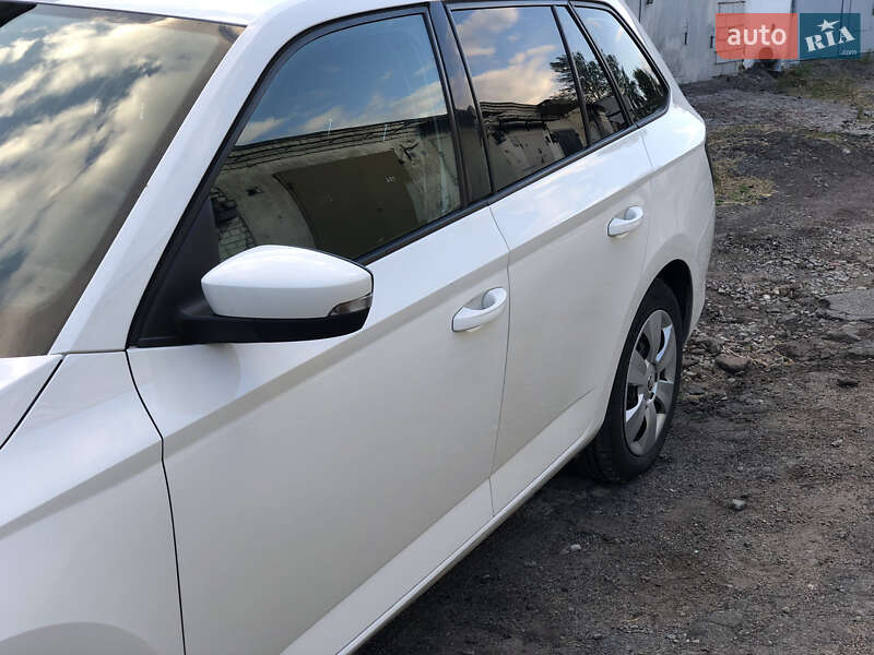 Універсал Skoda Fabia 2015 в Житомирі