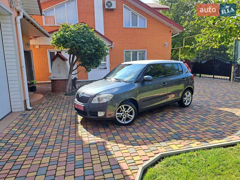 Хэтчбек Skoda Fabia 2008 в 