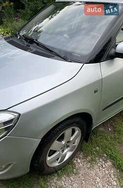 Хэтчбек Skoda Fabia 2011 в 