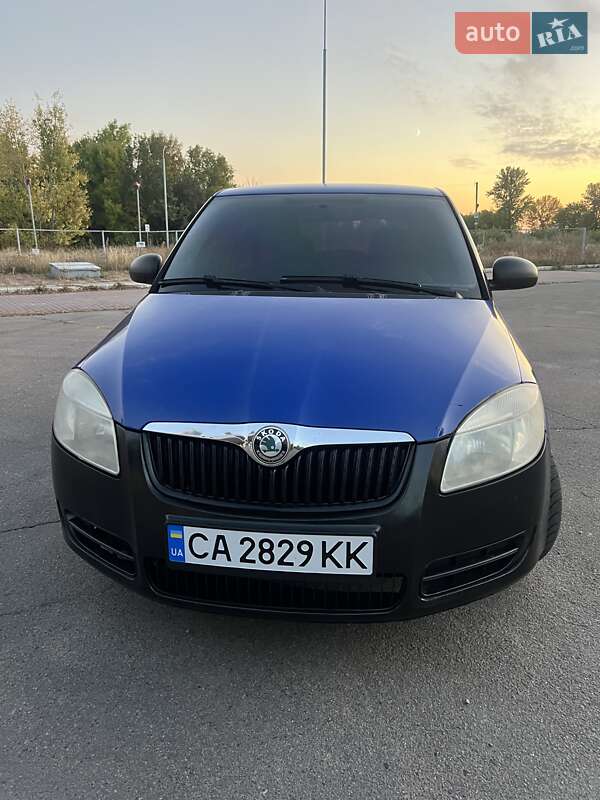 Хэтчбек Skoda Fabia 2008 в 