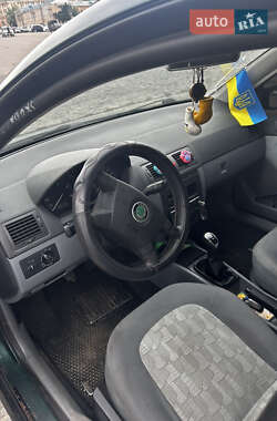 Седан Skoda Fabia 2001 в 