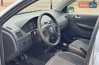 Седан Skoda Fabia 2003 в 