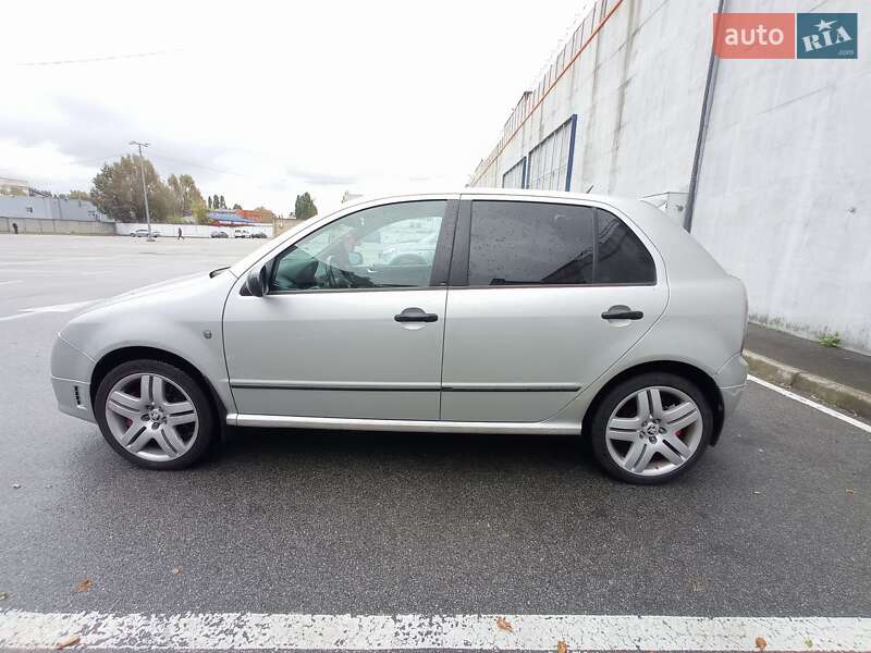 Хэтчбек Skoda Fabia 2005 в Киеве