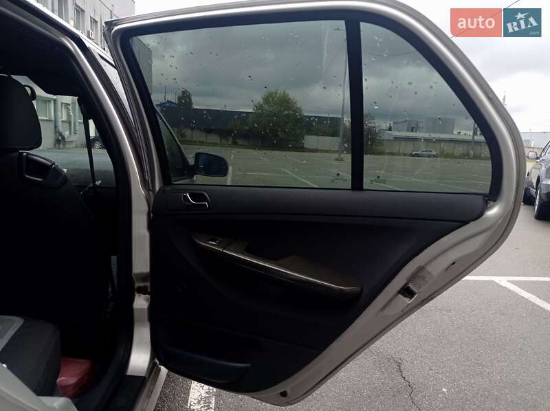 Хэтчбек Skoda Fabia 2005 в Киеве