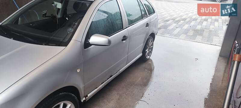 Универсал Skoda Fabia 2004 в Ужгороде