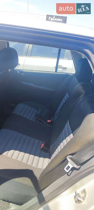 Универсал Skoda Fabia 2004 в Ужгороде