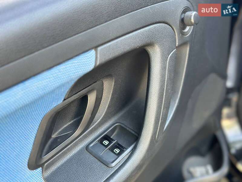 Хэтчбек Skoda Fabia 2008 в Николаеве фото 5 Хэтчбек Skoda Fabia 2008 в Николаеве