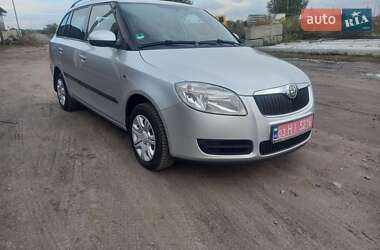 Універсал Skoda Fabia 2010 в Луцьку