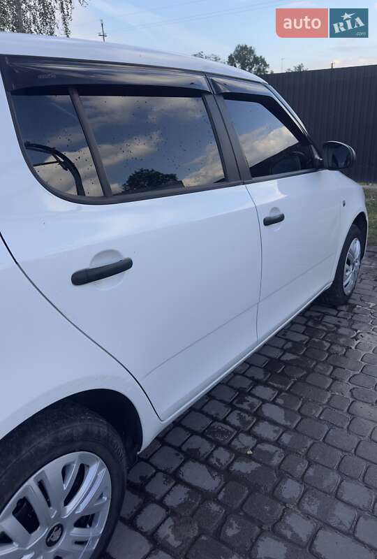 Хэтчбек Skoda Fabia 2014 в Рава-Русской фото 2 Хэтчбек Skoda Fabia 2014 в Рава-Русской