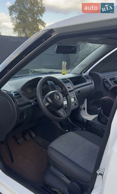 Хэтчбек Skoda Fabia 2014 в Рава-Русской фото 6 Хэтчбек Skoda Fabia 2014 в Рава-Русской