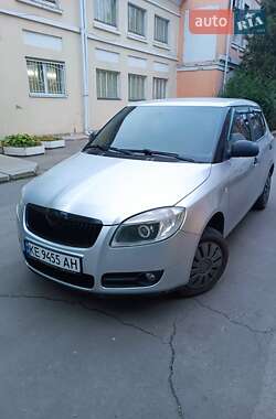 Хетчбек Skoda Fabia 2008 в Дніпрі