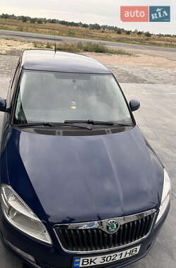 Хэтчбек Skoda Fabia 2012 в 