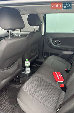 Хэтчбек Skoda Fabia 2012 в 