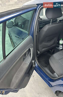 Хэтчбек Skoda Fabia 2012 в 