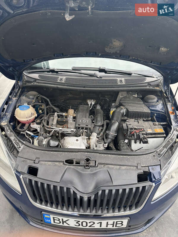 Хэтчбек Skoda Fabia 2012 в Костополе