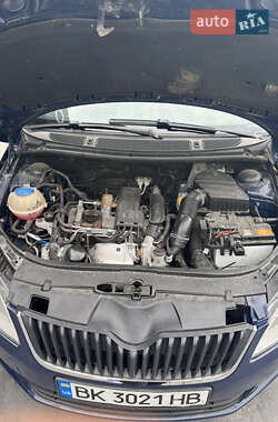 Хэтчбек Skoda Fabia 2012 в 
