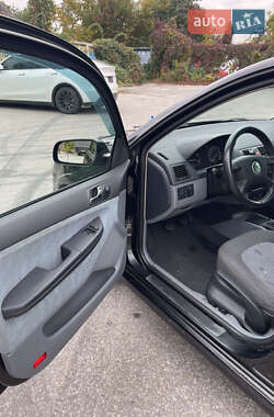 Хэтчбек Skoda Fabia 2001 в 
