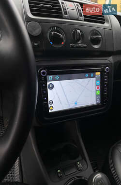 Хэтчбек Skoda Fabia 2011 в 