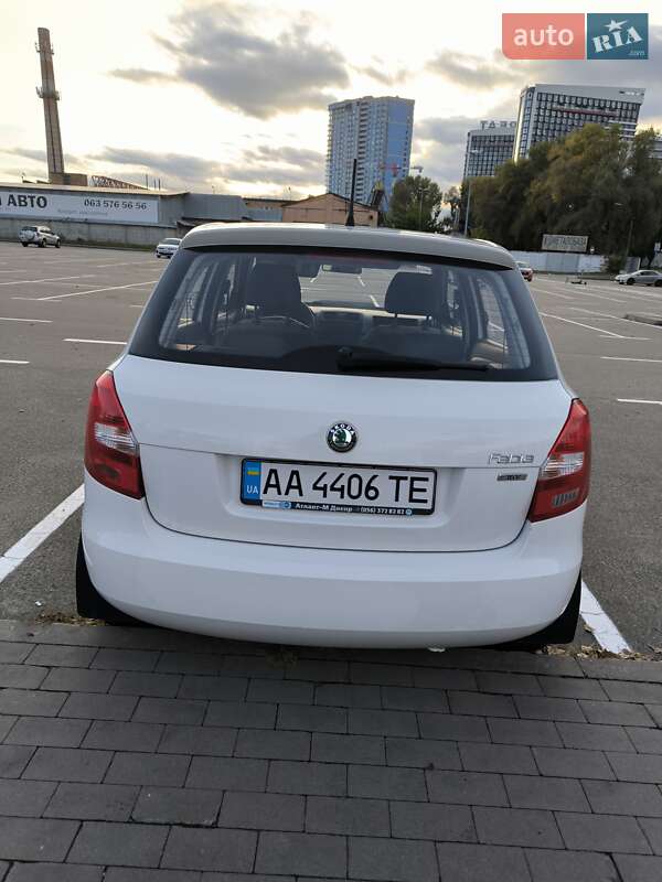 Хэтчбек Skoda Fabia 2012 в Киеве