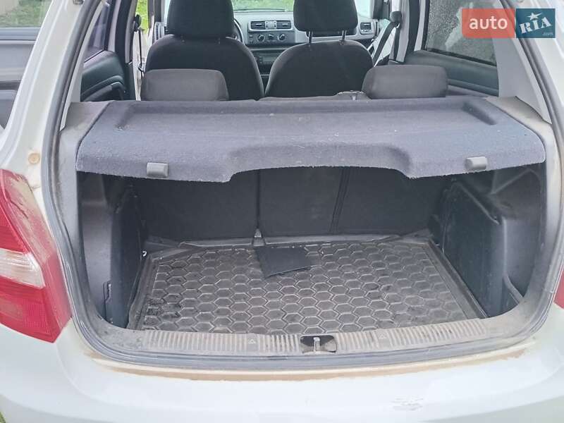 Хэтчбек Skoda Fabia 2014 в Черновцах