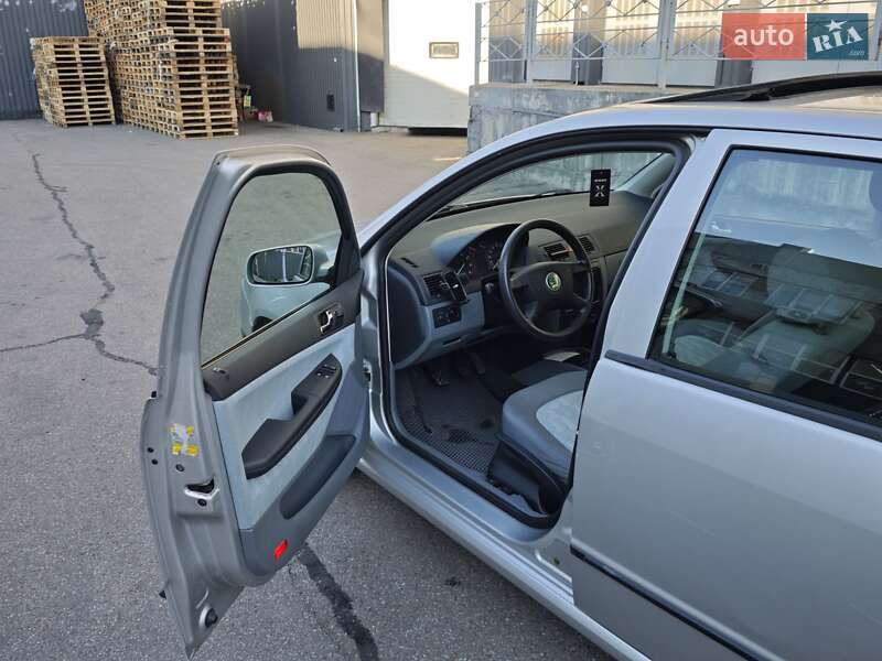 Хетчбек Skoda Fabia 2001 в Києві