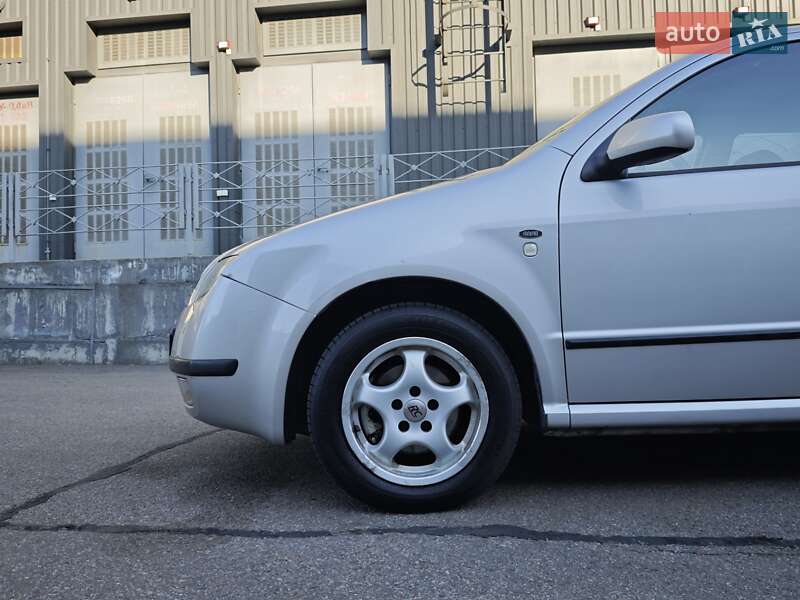 Хетчбек Skoda Fabia 2001 в Києві
