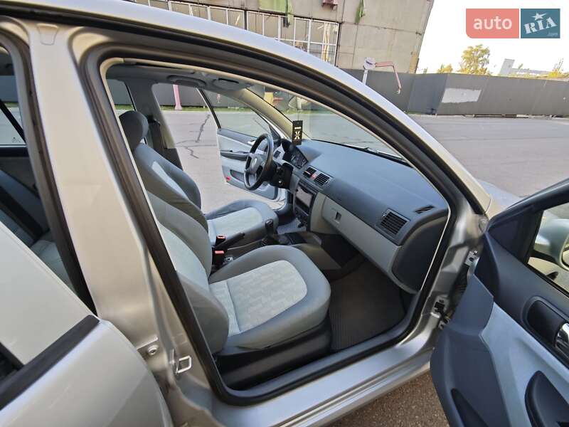 Хетчбек Skoda Fabia 2001 в Києві