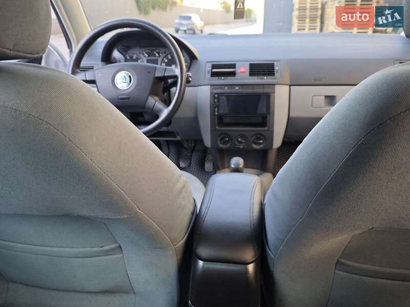 Хетчбек Skoda Fabia 2001 в Києві