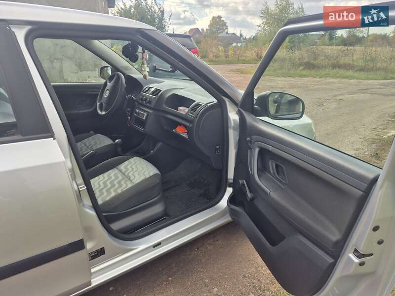 Хэтчбек Skoda Fabia 2008 в Нововолынске