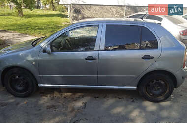 Хэтчбек Skoda Fabia 2004 в  фото 4 Хэтчбек Skoda Fabia 2004 в