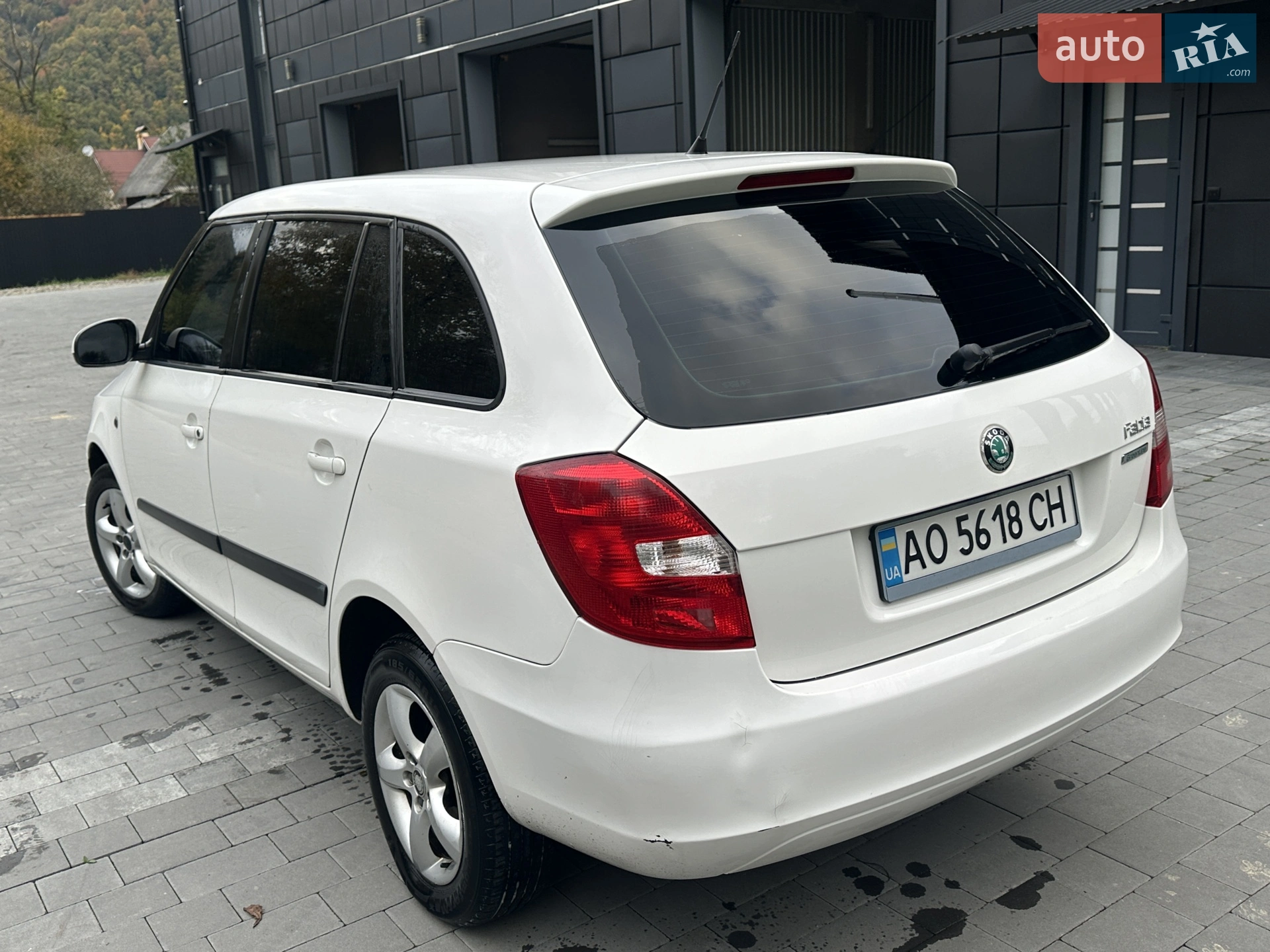 2011 Skoda Fabia - мініатюра 3