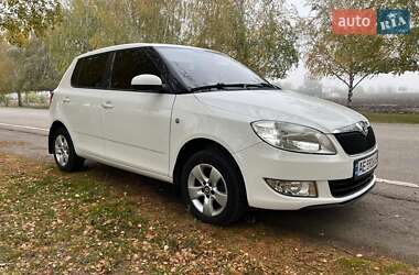 Хэтчбек Skoda Fabia 2012 в 