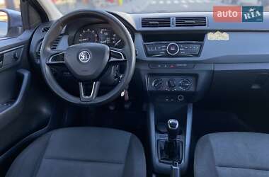 Хетчбек Skoda Fabia 2015 в 