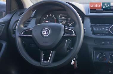 Хетчбек Skoda Fabia 2015 в 