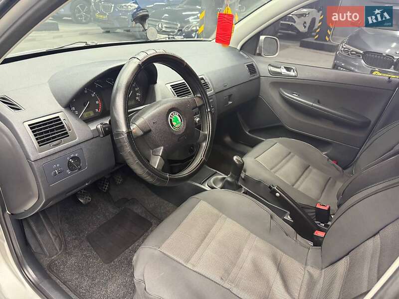 Универсал Skoda Fabia 2004 в Черновцах