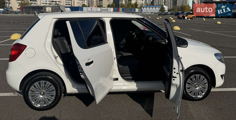 Хэтчбек Skoda Fabia 2014 в Киеве фото 10 Хэтчбек Skoda Fabia 2014 в Киеве