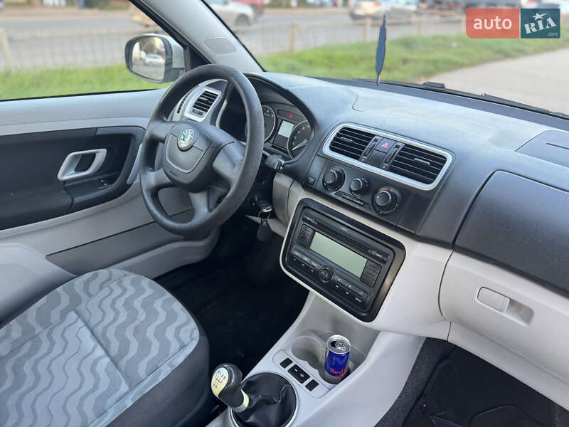 Универсал Skoda Fabia 2010 в Ровно фото 40 Универсал Skoda Fabia 2010 в Ровно